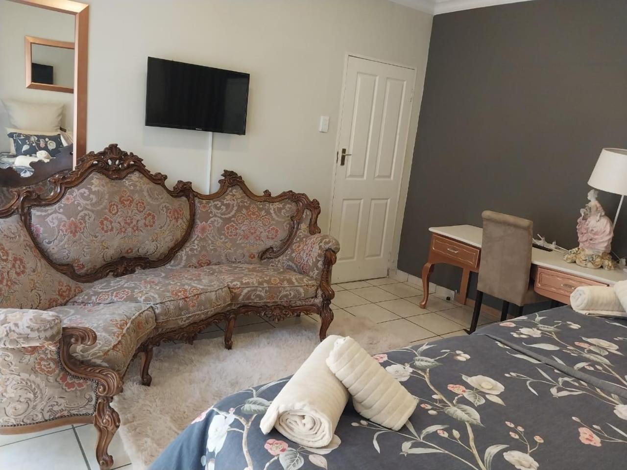 The Elephant Room At Frederick'S Place Pretoria-Noord Exterior foto