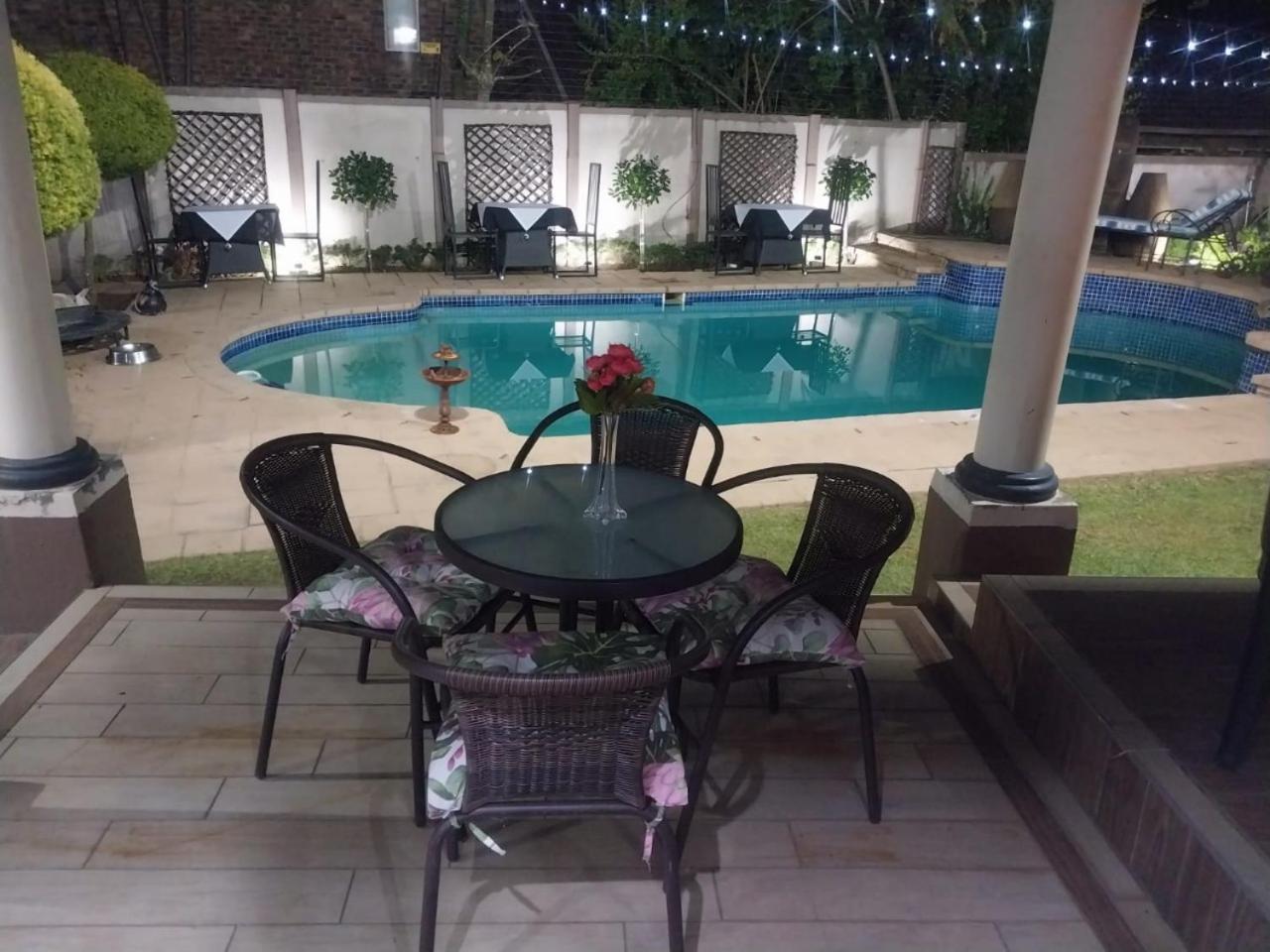 The Elephant Room At Frederick'S Place Pretoria-Noord Exterior foto